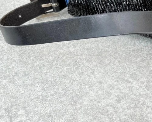 Leather shoulder strap of the FENDI Mamma Baguette