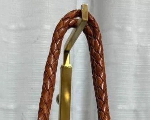 Round braided leather handle