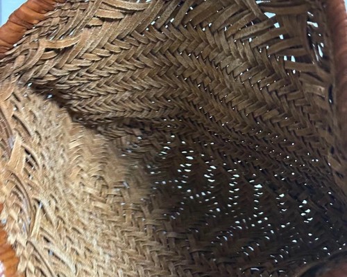 The weave seen from the inside