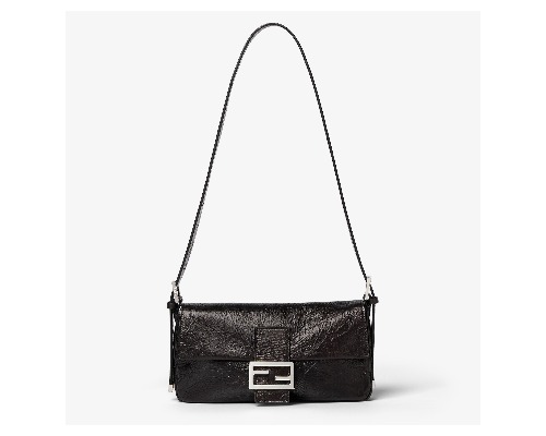 FENDI Baguette 26424 in black crackle leather
